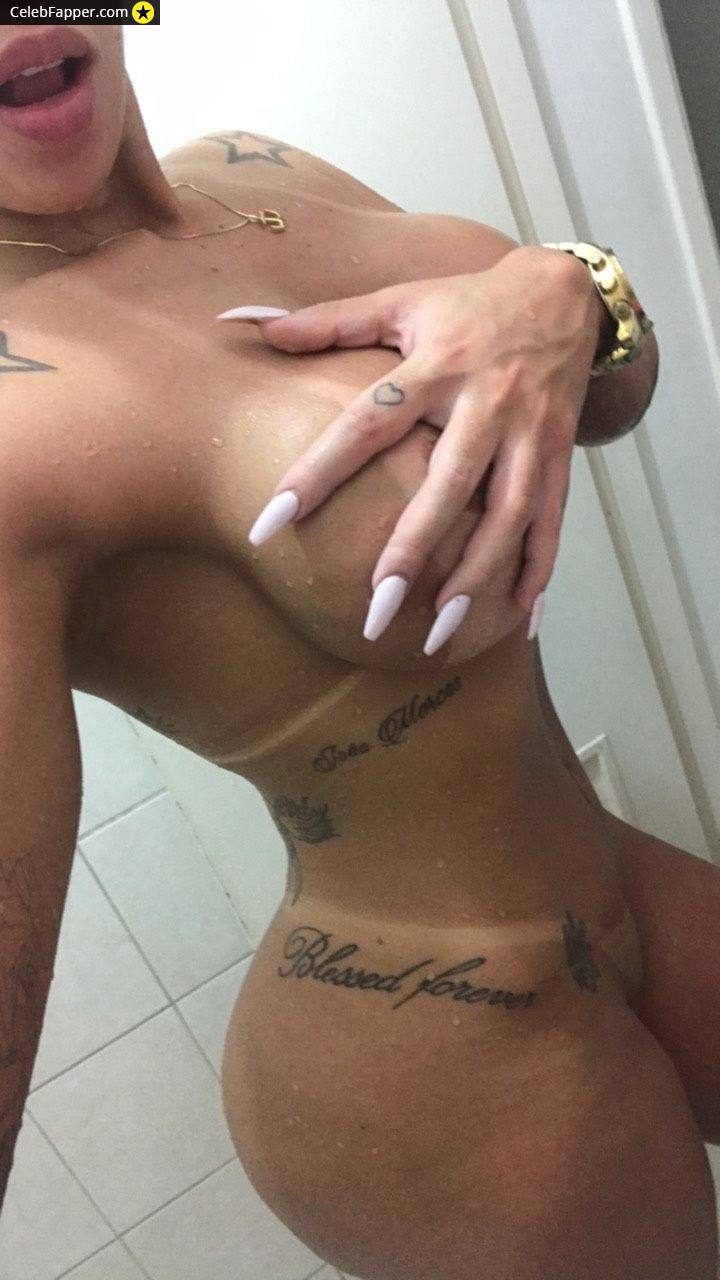 juju ferrari fap pelada peitos seios